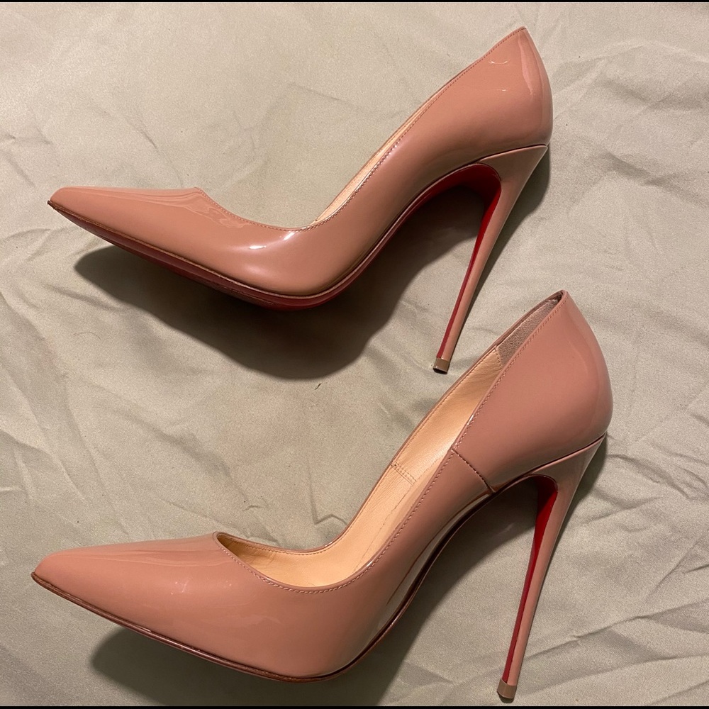 Christian Louboutin So Kate pumps